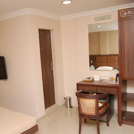 Haredia Hotel Mumbai Eksteriør bilde